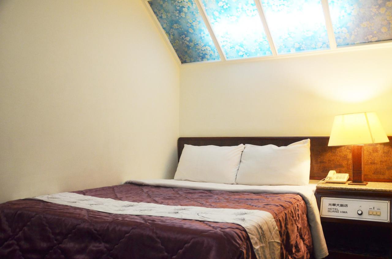 Guang Haw Hotel Tainan Bagian luar foto