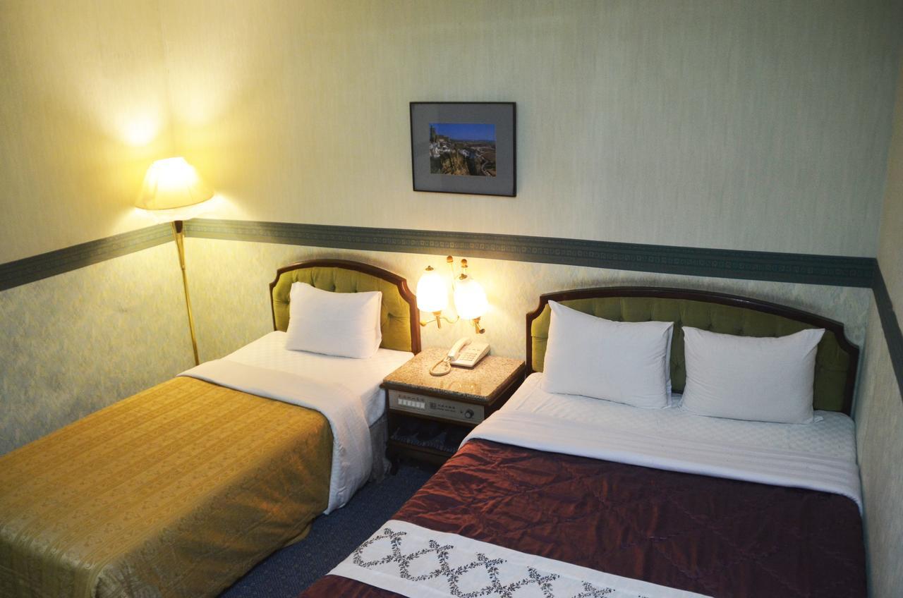 Guang Haw Hotel Tainan Bagian luar foto