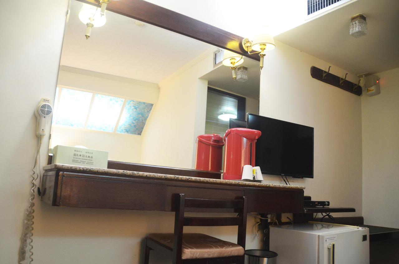 Guang Haw Hotel Tainan Bagian luar foto