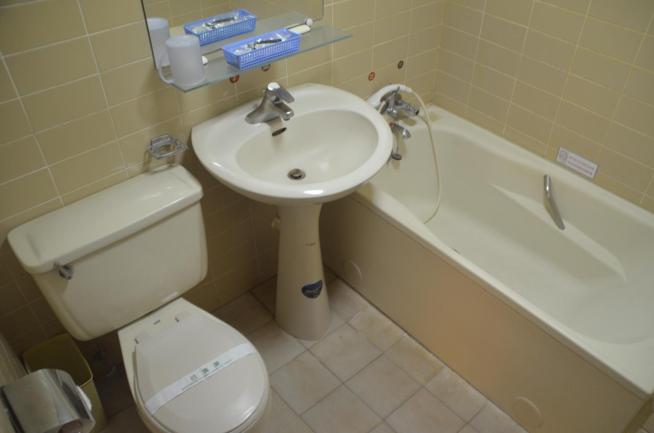 Guang Haw Hotel Tainan Bagian luar foto
