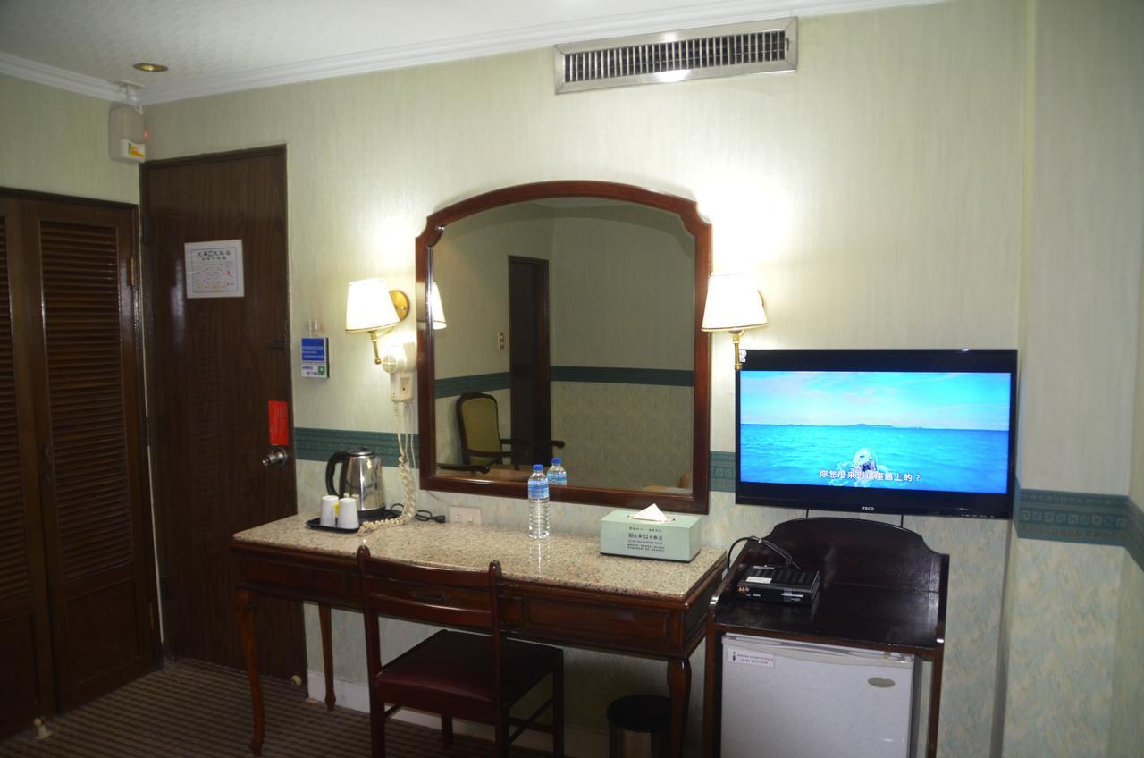 Guang Haw Hotel Tainan Bagian luar foto