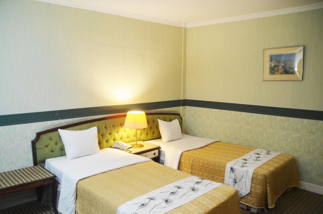 Guang Haw Hotel Tainan Bagian luar foto