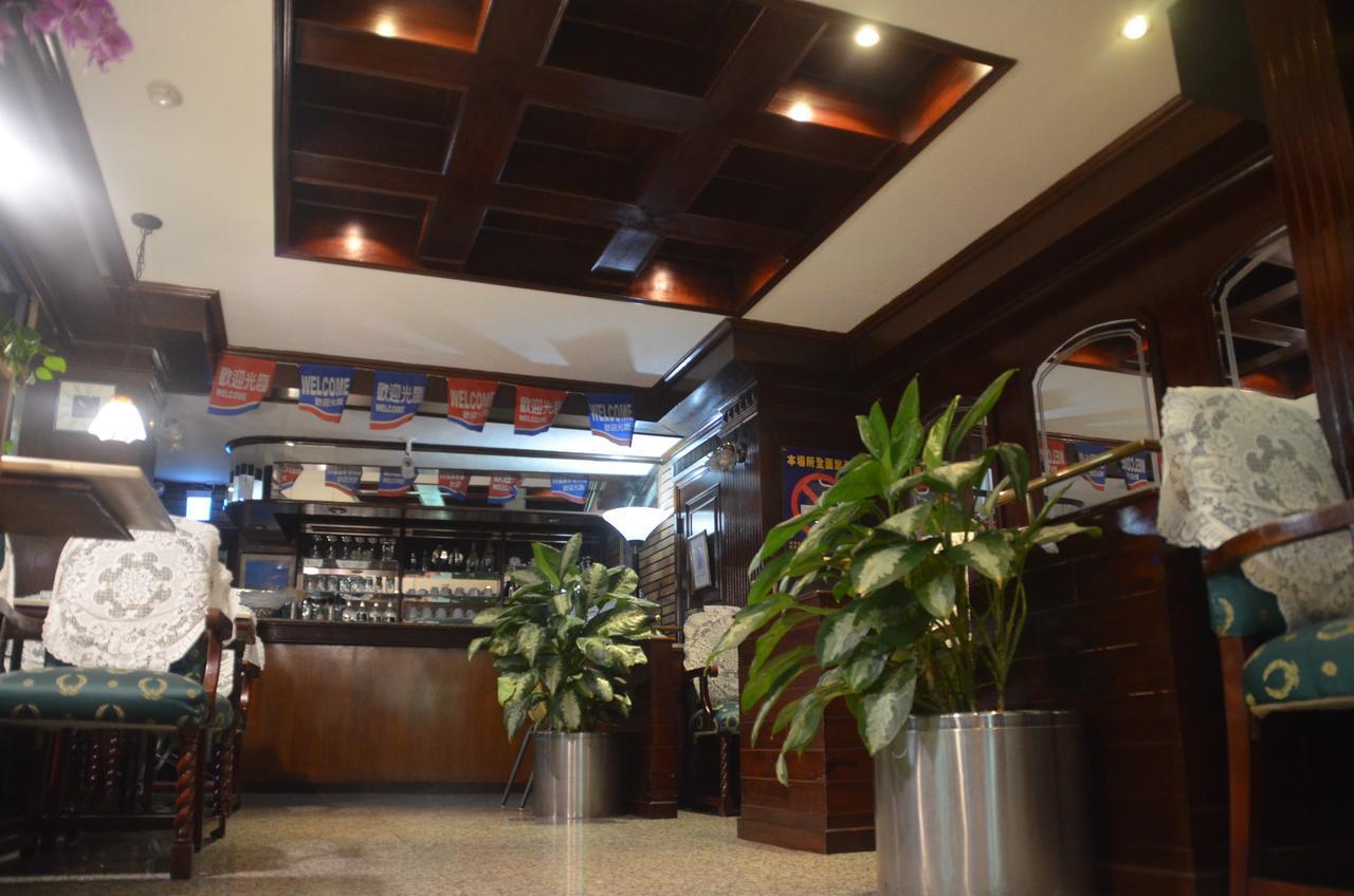 Guang Haw Hotel Tainan Bagian luar foto